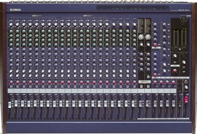 Yamaha MG24/14 Mixer